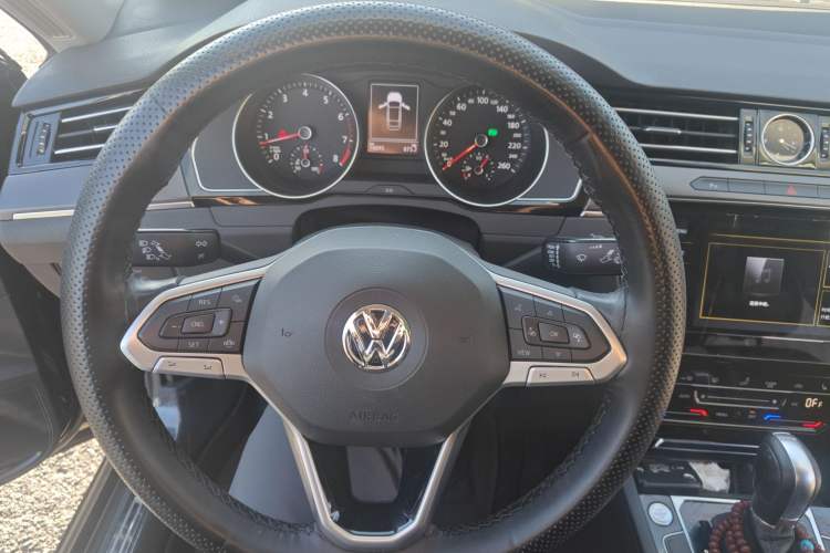 Used Volkswagen Magotan 2020 330TSI DSG Leading Model Steering Wheel