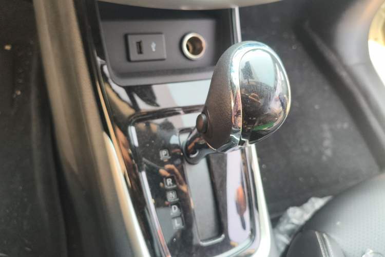 Used Nissan Tiida 2023 1.6L CVT Smart Drive Version Gear Lever