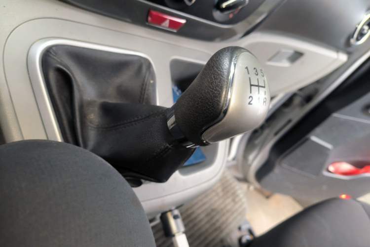 Used JAC Refine M3 2015 Maker Edition 1.6L Luxury Version Gear Lever