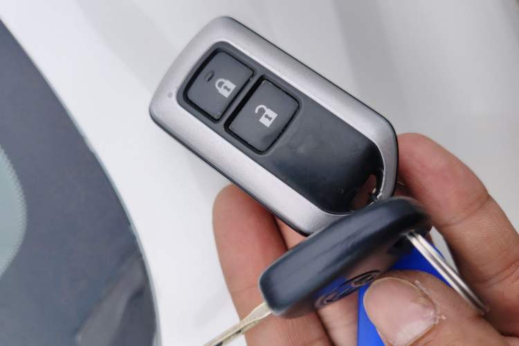 Used Toyota Highlander 2012 2.7L 2WD 5-Seater Elite Edition Vehicle Key