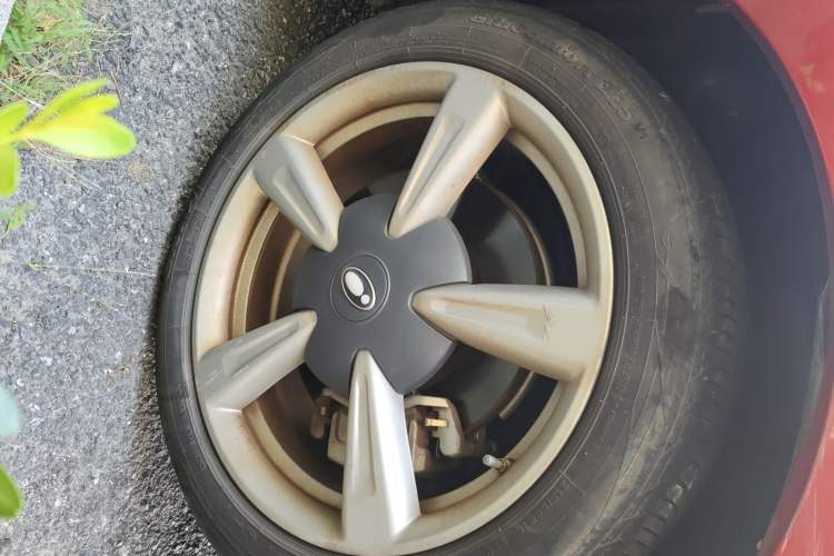 Used ORA Good Cat 2022 400km Standard Range Luxury Version Lithium Iron Phosphate Right Front Wheel Hub