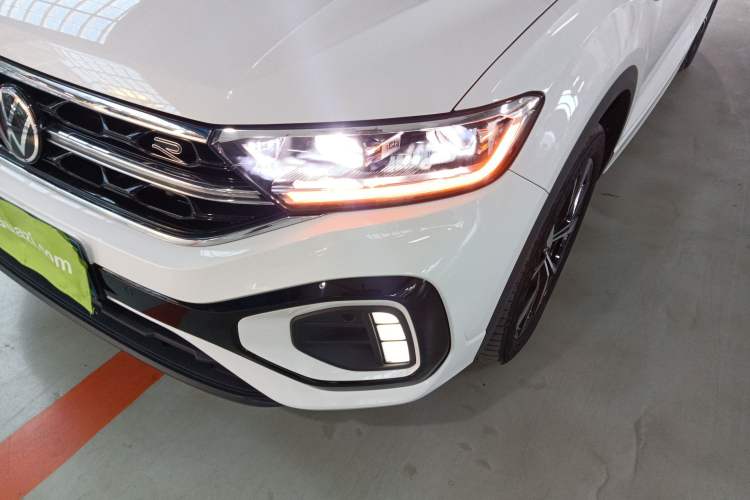 Used Volkswagen T-ROC 2023 300TSI DSG Two-Wheel-Drive Chen Guang Edition