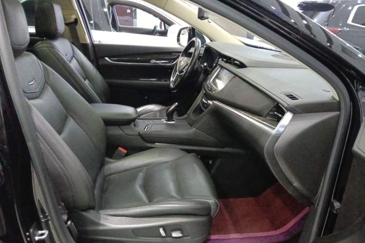 Used Cadillac XT5 2018 25T Luxury Model