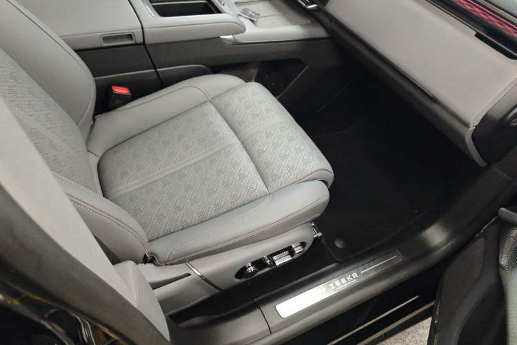 Used Zeekr 7X 2025 75 kWh Rear-Wheel Drive Intelligent Driving Version