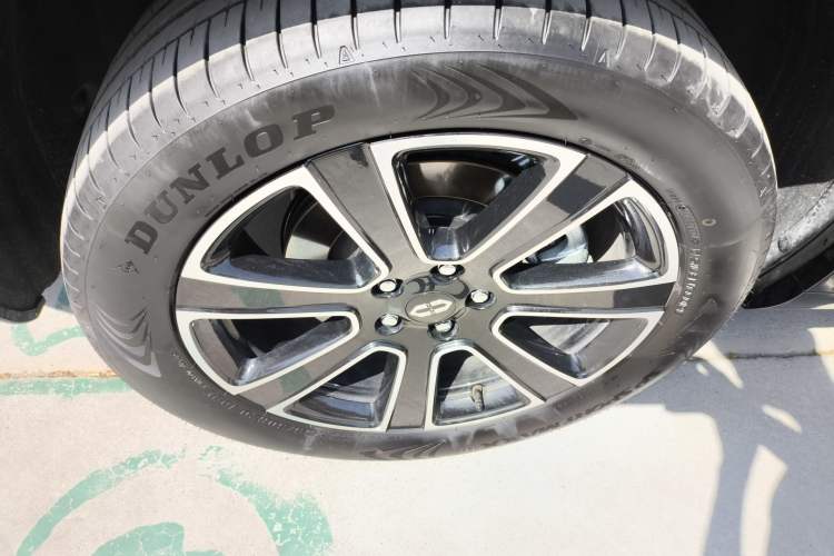 Used Hima AITO M7 2024 1.5T Intelligent Driving Rear-Drive Pro Version 5 Seats Ternary Lithium Battery Right Rear Wheel Hub