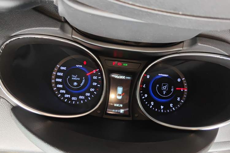 Used Hyundai Santa Fe 2013 2.4L Automatic Two-Wheel Drive Smart Version Instrument Cluster