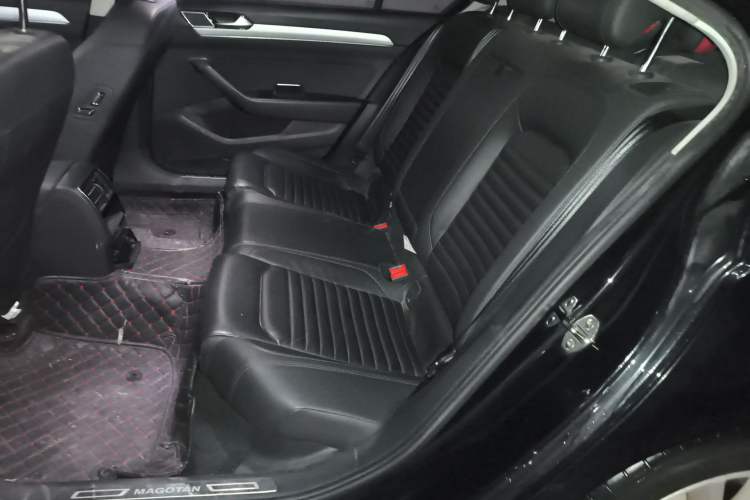 Used Volkswagen Magotan 2018 330TSI DSG Advanced Model Left Rear Seat