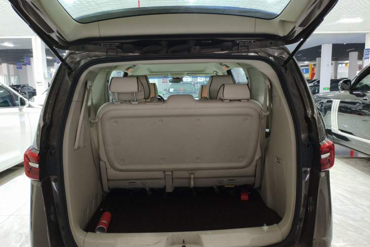 Used Buick GL8 2023 Land Executive Class Comfort Model
