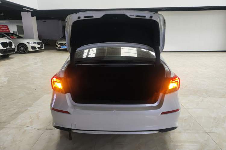 Used Honda Civic 2023 240TURBO CVT Dynamic · Center Stage Special Edition
