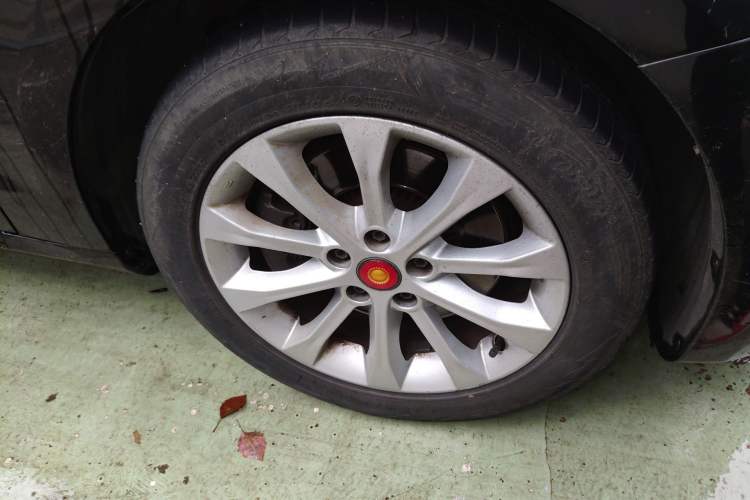 Used Hongqi H7 2015 1.8T Tech Model Right Front Wheel Hub