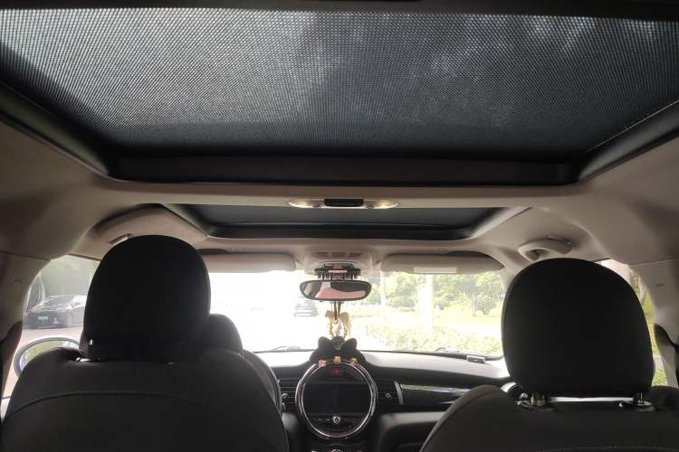 Used MINI MINI 2019 1.5T COOPER Classic Edition Five-Door Version
