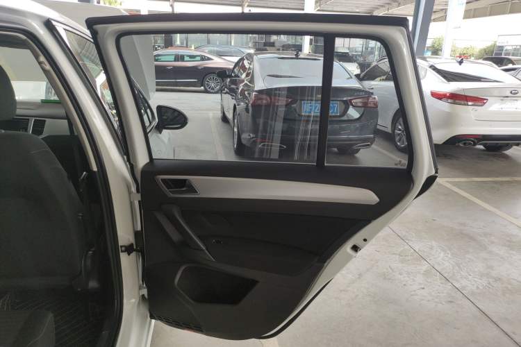 Used Volkswagen Golf Sportsvan 2019 1.6L Automatic Pure Model China V Standard