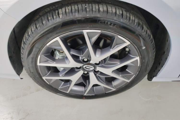 Used GAC Trumpchi EMPOW 2023 Shadow Leopard H Smart Hybrid Edition Exterior 4