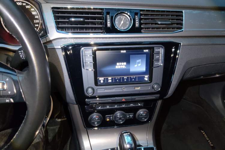 Used Volkswagen Passat 2017 330TSI DSG Luxury Edition
