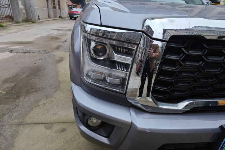 Used Great Wall King Kong Poer 2022 2.0T Manual Diesel Two-Wheel Drive Elite Version with Long Bed GW4D20M Right Front Headlight