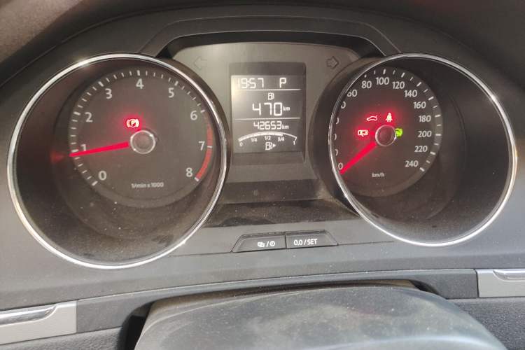 Used Volkswagen Bora 2013 1.6L Automatic Fashion Model Odometer Close Up