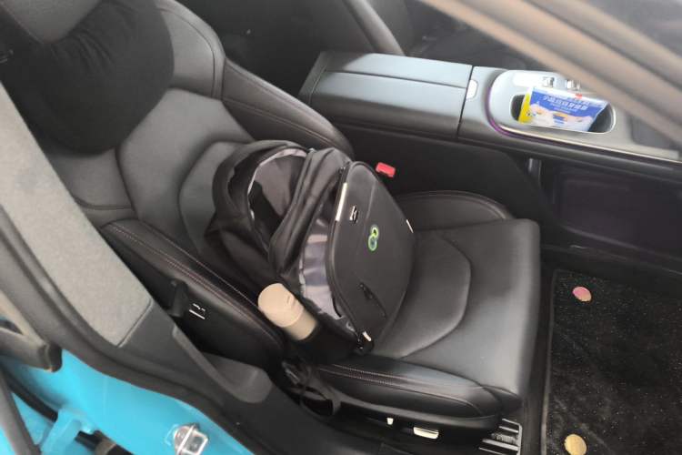 Used Xiaomi Auto SU7 2024 Rear-Drive Long-Range Intelligent Driving Version Right Front Seat