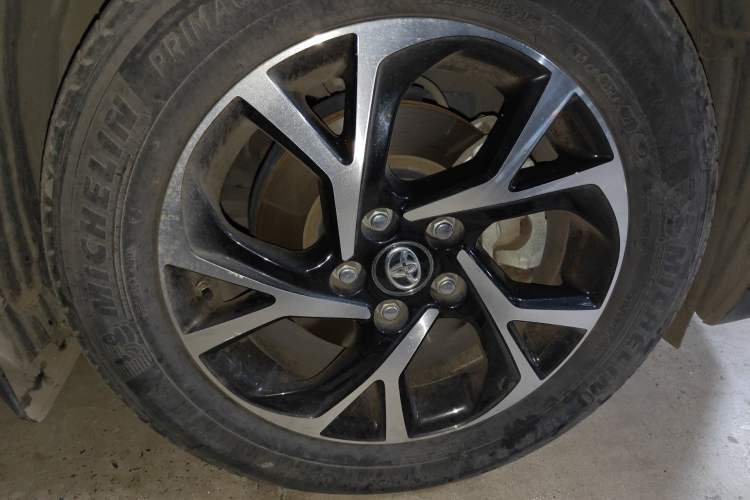 Used Toyota C-HR 2020 2.0L Leading Edition Right Front Wheel Hub