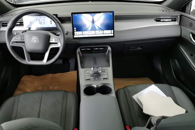 Used BYD Qin PLUS 2025 DM-i Smart Drive 120KM Superior Model