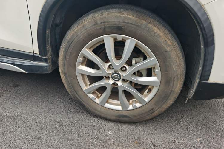 Used Nissan X-Trail 2021 2.0L CVT 2WD XL Premium SmartConnect Deluxe Edition Right Front Wheel Hub