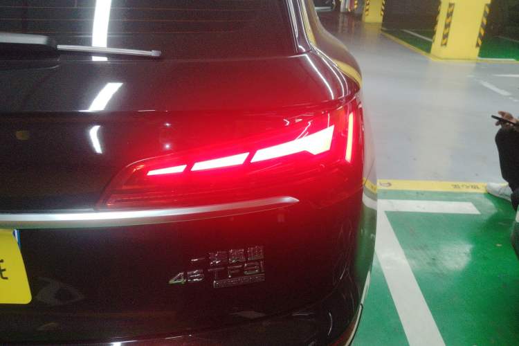 Used Audi Q5L 2022 Updated 45T Luxury Dynamic Version Right Rear Taillight