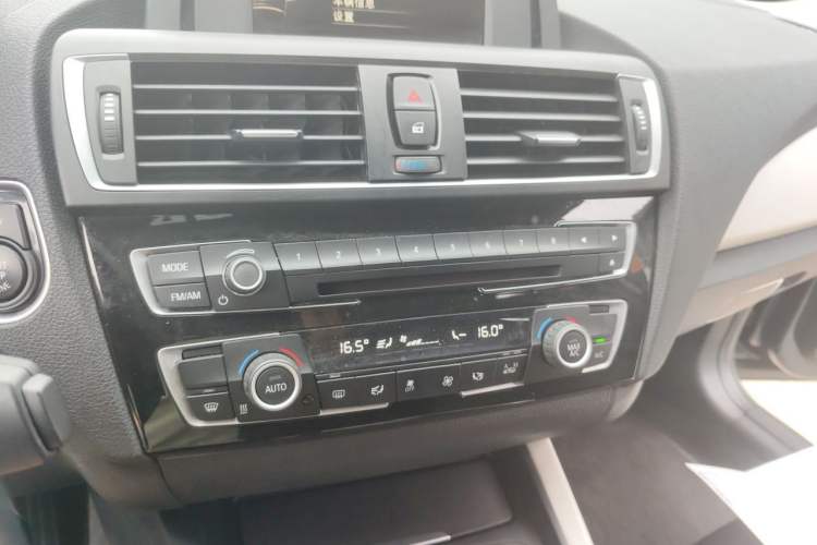 Used BMW 1 Series 2016 120i Leading Model Audio And AC Panel