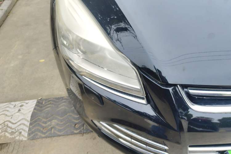 Used Ford Kuga 2013 2.0L GTDi Four-Wheel Drive Premium Model Right Front Headlight