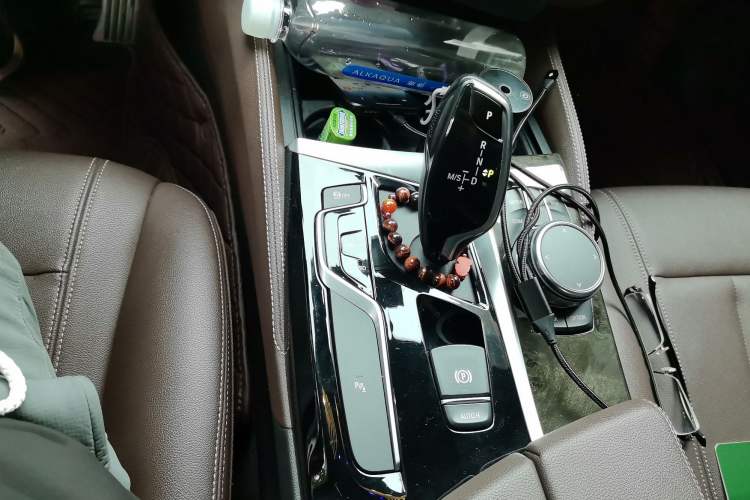 Used BMW 5 Series 2019 525Li M Sport Package Gear Lever