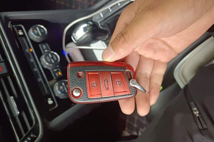 Used Volkswagen Tharu 2019 280TSI Two-Wheel Drive Comfort Edition China V Standard Vehicle Key