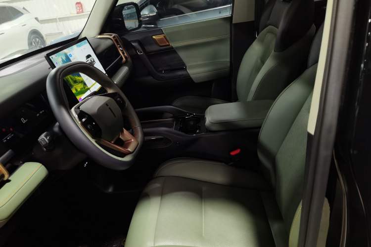 Used iCAR 03 2024 401km Range Two-Wheel Drive Standard Yuechao Version Left Front Seat