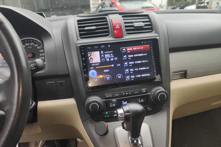 Used Honda CR-V 2010 2.4L automatic four-wheel drive luxury version Audio And AC Panel