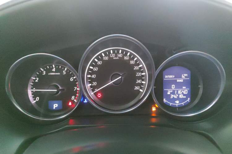 Used Mazda Atenza 2017 2.0L Blue Sky Luxury Edition