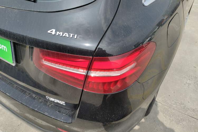 Used Mercedes-Benz GLC 2019 GLC 260 4MATIC Luxury Model Exterior 3