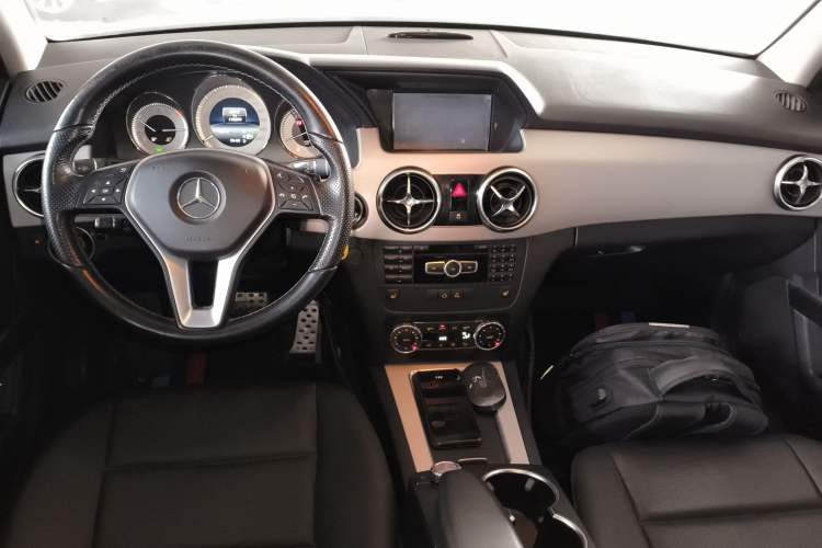 Used Mercedes-Benz GLK-Class 2013 GLK 300 4MATIC Dynamic Sunroof Model
