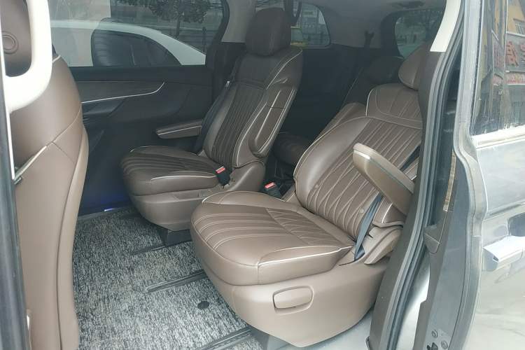 Used Roewe iMAX8 New Energy 2022 First-Class Diamond Edition Left Rear Seat