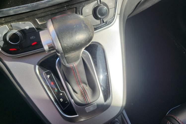 Used Haval H6 2015 Sport Edition 1.5T Automatic Two-Wheel Drive Luxury Model