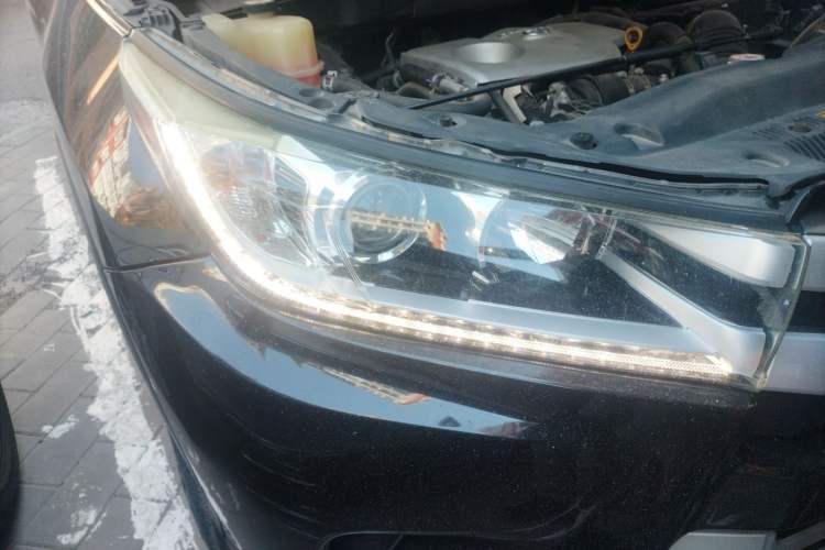 Used Toyota Highlander 2018 2.0T Four-Wheel Drive Luxury Edition 7 Seats China V Emission Standard Exterior 6