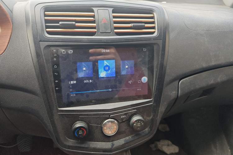 Used Wuling Zhengcheng 2015 1.8L Comfort Model LJ479QE2