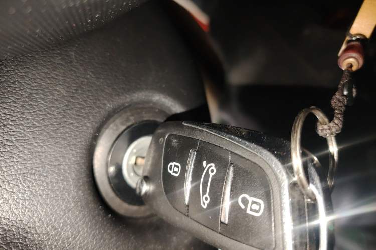 Used Hyundai Celesta 2018 1.6L Automatic GL Enjoyment Edition China VI compliant Vehicle Key