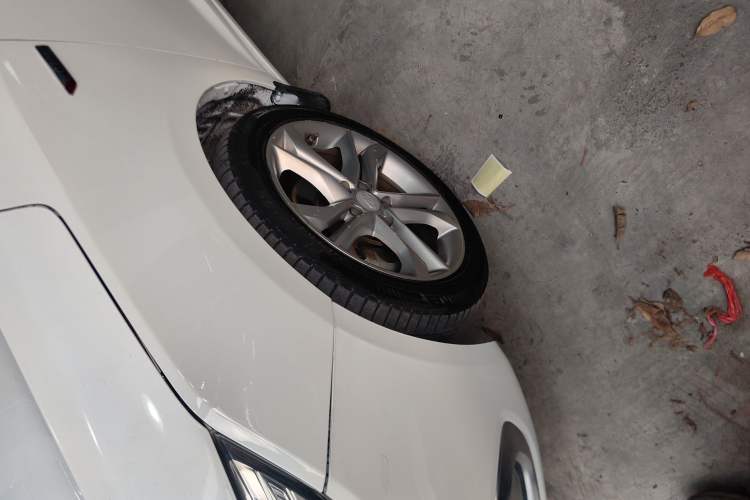 Used Geely Auto Emgrand GL 2017 1.3T DCT Luxury Model Left Front Wheel Hub