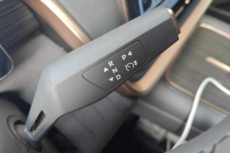 Used Dongfeng eπ eπ008 2024 210Max Range-Extended Version 6 Seats