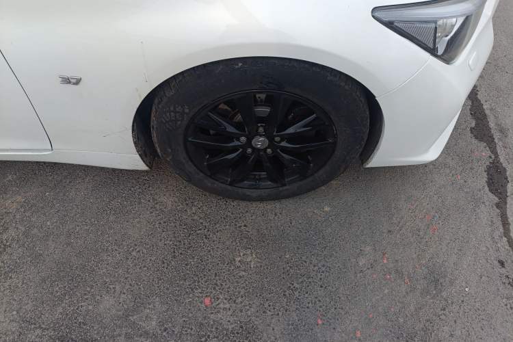 Used Infiniti Q50 2014 3.7L Luxury Edition
