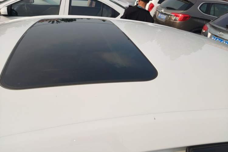 Used Buick Verano 2018 Sedan 15S Automatic Leading Model Roof