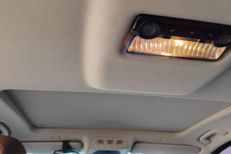 Used BMW 5 Series 2014 520Li Elegant Model
