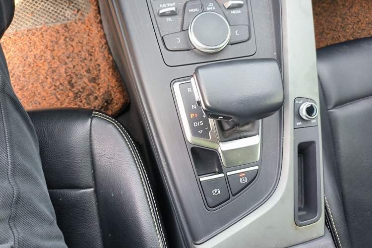 Used Audi A4L 2019 40 TFSI Ambition China VI
