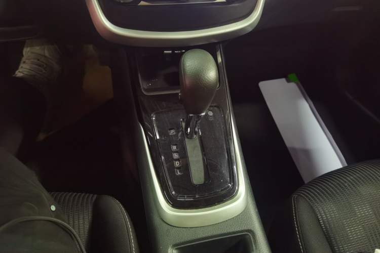 Used Nissan Tiida 2016 1.6L CVT Cool Dynamic Edition