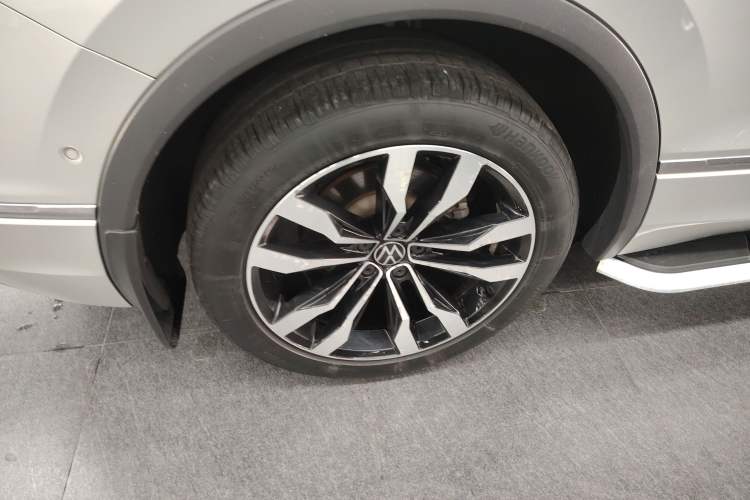 Used Volkswagen Tiguan L 2021 330TSI Automatic Two-Wheel Drive R-Line Flagship Edition
