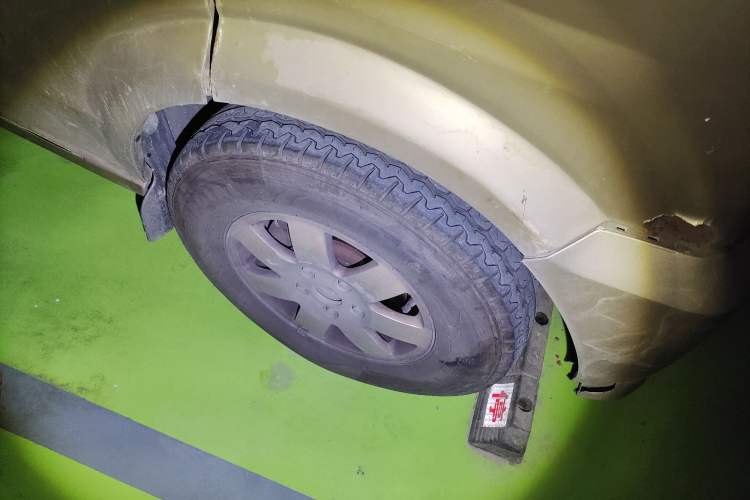 Used Dongfeng Xiaokang C37 2015 1.5L Standard II DK15-06 Right Front Wheel Hub