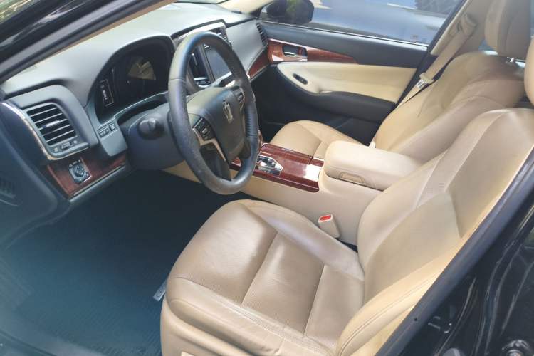 Used Toyota Crown 2015 2.0T Fashion Edition
