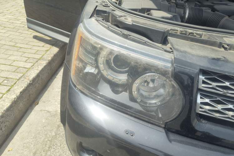 Used Land Rover Range Sport 2010 3.0 TDV6 HSE Diesel Edition Right Front Headlight